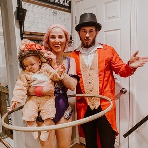 Greatest Showman Ringmaster and Trapeze Artist Costumes